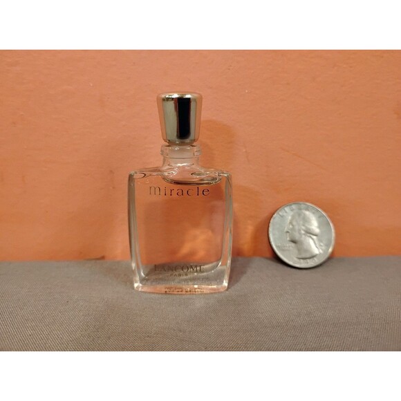 Women's Lancome Miracle Eau de Parfum Splash Mini .17 fl oz. - Picture 1 of 3